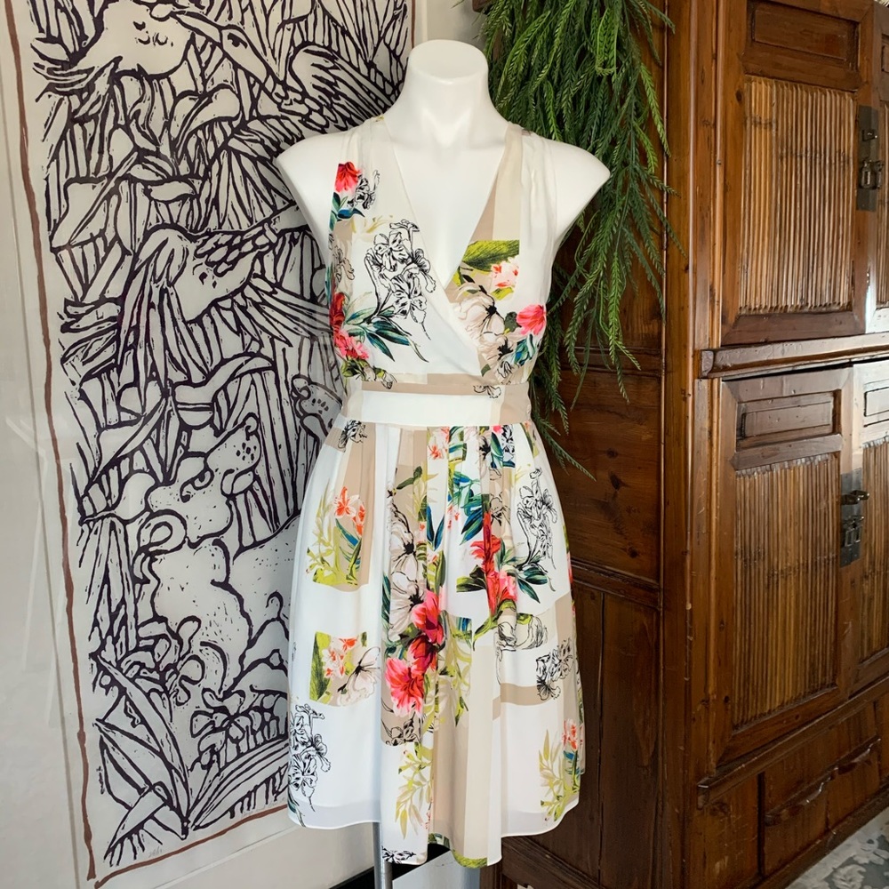 White House Black Market | Floral Sleeveless Dress